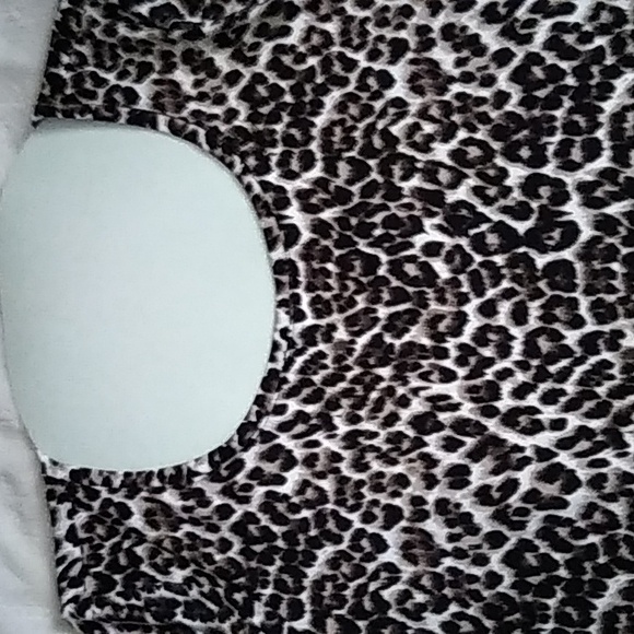Chico's leopard print top - Picture 3 of 8